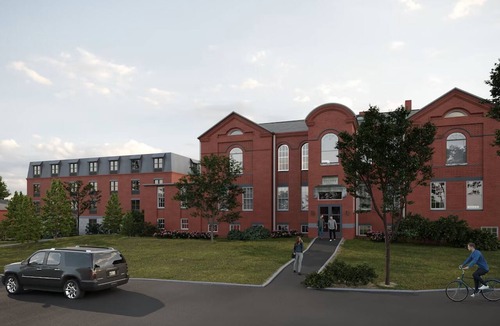 Orono Hotel | Spacious Queen Stay Near Orono Campus! Gym Access & Free Parking! Pets Welcome!