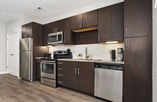 Grandview Heights House | Spacious Studio with pool view