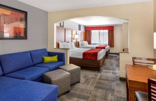 Centennial House | Spacious suites near Denver Tech Center