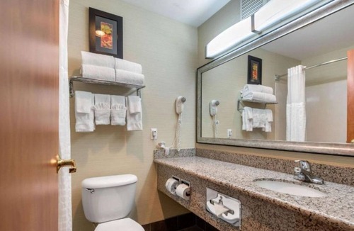 Centennial House | Spacious suites near Denver Tech Center