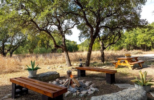 Johnson City Cabin | Spacious Texas Cabin Rental near Pedernales Falls for Weekend Getaways from Austin