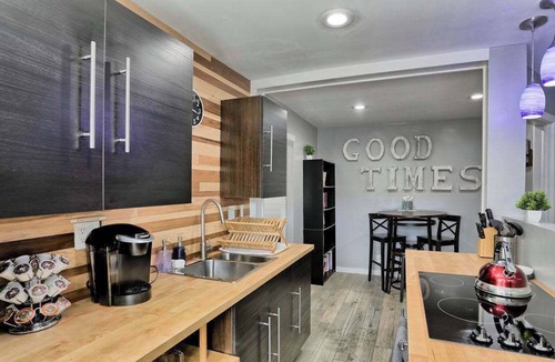 Barths Apartment | Spacious Wheat Ridge Apartments w/Mountain Views