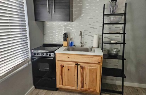 Barths Apartment | Spacious Wheat Ridge Apartments w/Mountain Views