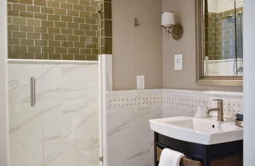Monroe House | Sparrow Grove Manor