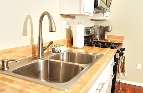 Turnagain Apartment | *Special~Bear Haus 2⁓Airport/Lake/Newly Renovated