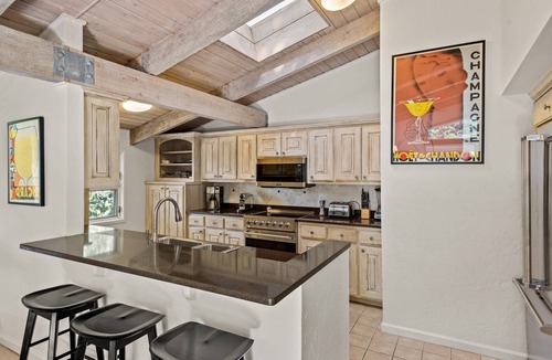 Aspen Condo | Special Summer Rates - Aspen Mtn Views! Pool/HT