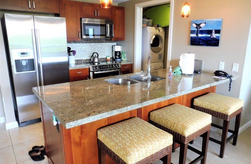 Honokowai Condo | Spectacular Ocean View, Privacy, Sunsets & Whales from Lanai, Konea Tower #544