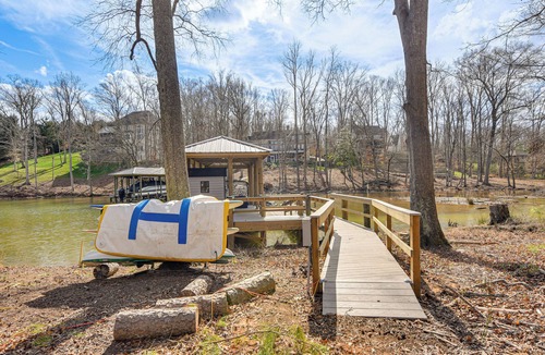 Bowling Green House | Sprawling Group Getaway w/Dock on Lake Wylie!