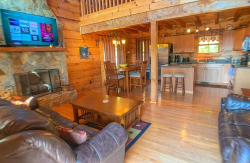 Buck Mountain Cabin | Stay Cool In The NC Mtns - 2BR/2BA Hot Tub, WiFi, Pets, Near West Jefferson