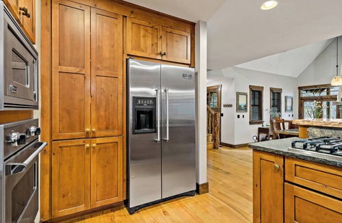 Cheshire House | Stepping Stone | Pet Friendly & 5-Minutes to Town!