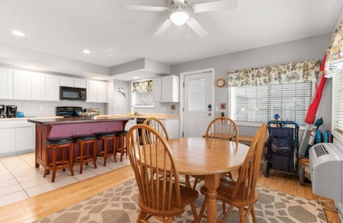 Hampton Condo | Steps from Beach | Pool | Parking | Large Deck