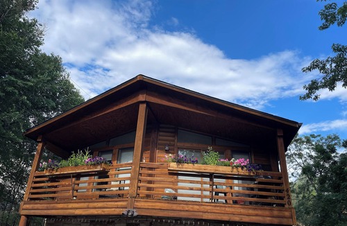 Lyons House | Steps from downtown Lyons and within 30 minutes from Estes Park or Allenspark.