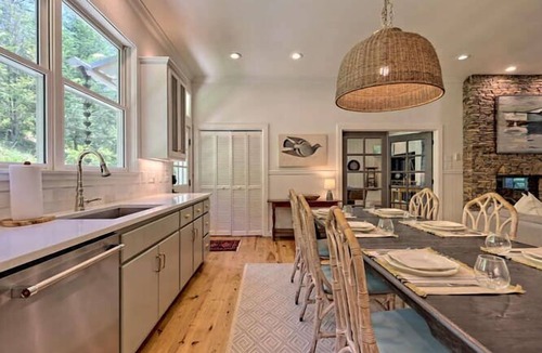 Clayton House | Steps to Anchorage Marina! Private Burton Retreat!
