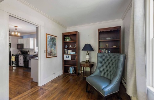 Kennebunk House | Steps to Dock Square and under a Mile to Beach