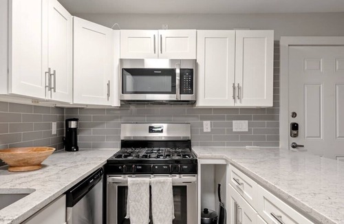 Clarksville Apartment | Steps to Downtown- Cozy studio - Quiet neighborhood