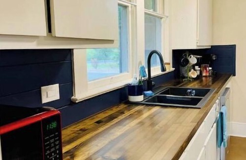 Georgetown House | Steps to Square & Southwestern - 3rd Gen Fam-Owned!