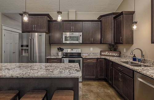 Wasilla Cottage | Stoneridge Place Cottage #2 - Vacation or Executive Retreat 2BR 2BA Garage!