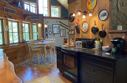 Jackson House | Story Land, Jackson Village, Ski-in Ski out Black Mtn, Private Views Cozy Charm