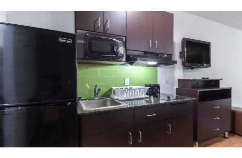 Bryan Hotel | Studio 6-Bryan, TX - University Area