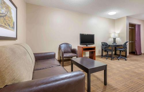 Florence Hotel | Studio 6 Extended Stay Florence KY - Meijer Dr Cincinnati