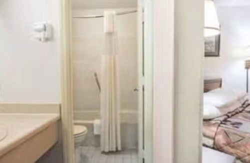 Paw Creek Hotel | Studio 6 Suites Charlotte, NC - Northlake