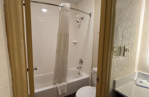 Paw Creek Hotel | Studio 6 Suites Charlotte, NC Northlake