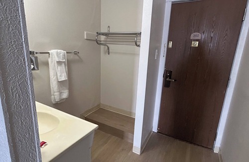 Sterling Hotel | Studio Apartments