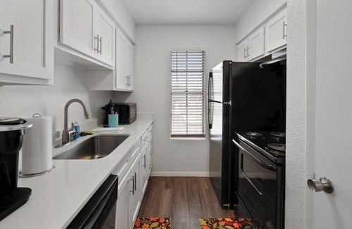 North Austin Civic Association Apartment | Studio in Austin, TX: Gym, Pool, Near Attractions