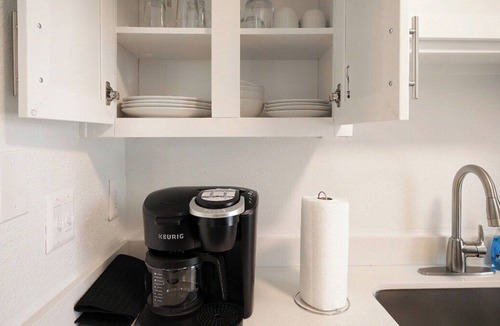North Austin Civic Association Apartment | Studio in Austin, TX: Gym, Pool, Near Attractions