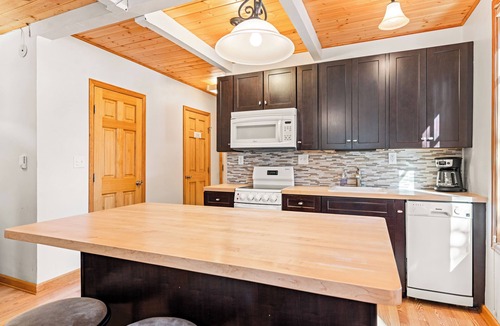 Warrior's Mark Condo | Studio in Great Area, Easy Walk to Town & Peak 9