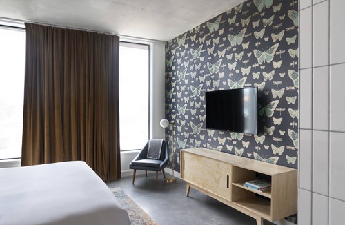 East Cesar Chavez Hotel | Studio Room at Arrive Austin, Minutes to Texas Music Museum!