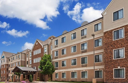 Round Rock West Apartment | Studio Suite with Free Buffet Breakfast + Pool Access | Great for Business Travel!