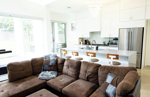 Galindo House | Stunning 2-bedroom ultra modern villa in fabulous Austin