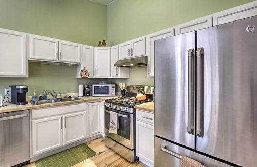 Russian Jack Park House | Stunning Anchorage Townhome ~ 5 Mi to Dtwn!
