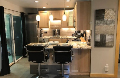 Whittier Condo | STUNNING Downtown PEARL St. SUITE Retreat!