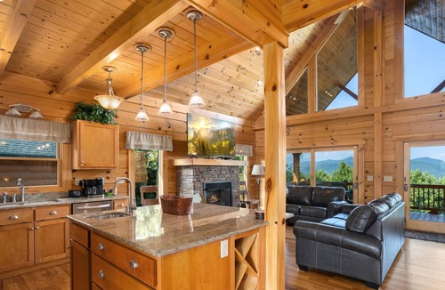 Vein Mountain Cabin | Stunning Log Cabin with Panoramic Mountain Views