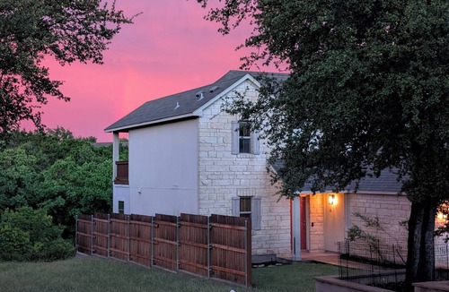 Point Venture House | Stunning North Lake Travis Getaway!