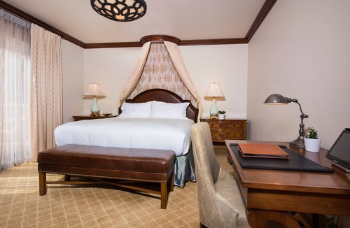 Vail Hotel | Stunning Suite + Balcony | Onsite Spa & Pool