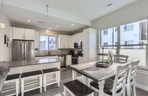 Arvada House | Stylish 2BR Basecamp in Arvada