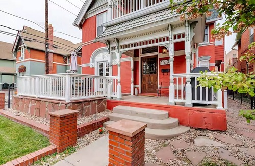 Baker Apartment | Stylish Apt Desk & Parking Walk to South Broadway Dining, Bars & Shops
