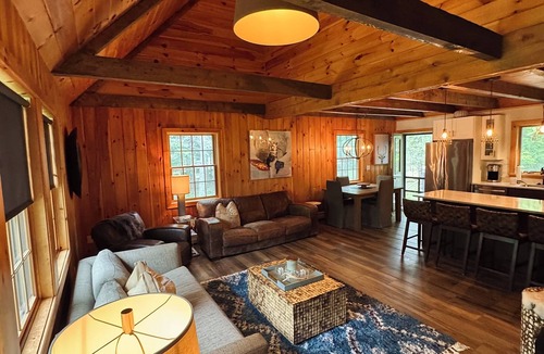 Beaver Cove Cabin | Stylish Lakeside Cabin on Moosehead Lake Renovated Interior Sleeps 8-10