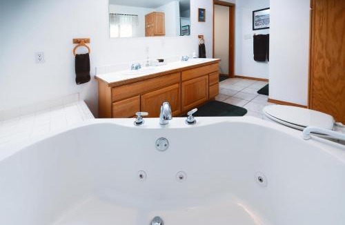 Haines Apartment | Suite 1 Lynn View Lodge