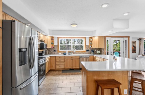 Quandary Village House | Summit County Escape | Private Hot Tub+ Deck