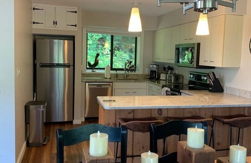 Lincoln House | Sun Soaked Views, Pool, Spa; INCREDIBLE DEAL JULY 5-16 last minute opening