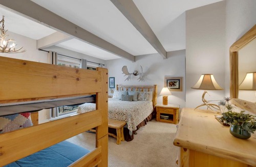 Four O'Clock Apartment | Sundowner W5 by Ski Country Resorts