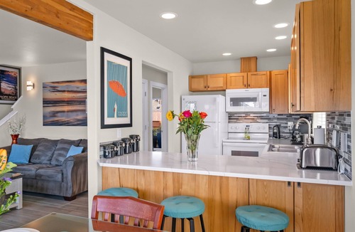Pacific Beach House | Sunkissed 3BR | Oceanview Beach Home
