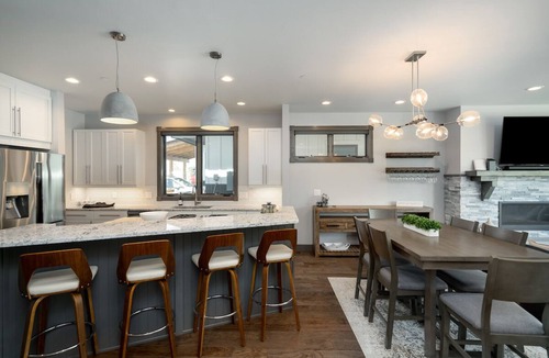 Steamboat Springs House | Sunlight Mountain Lodge, Amazing Views & Backyard, Private Hot tub, Firepit & Blackstone Grill!