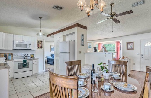 Spring Hill House | Sunny Spring Hill Hideout w/ Lanai and Pool!
