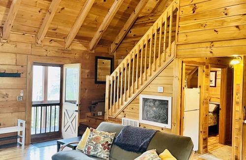 Roan Mountain Cabin | Sunnyside Cabin on the Doe River