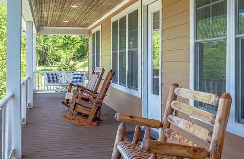 Silver Point House | Super Spacious | New Patio | Hot Tub | #1 Location